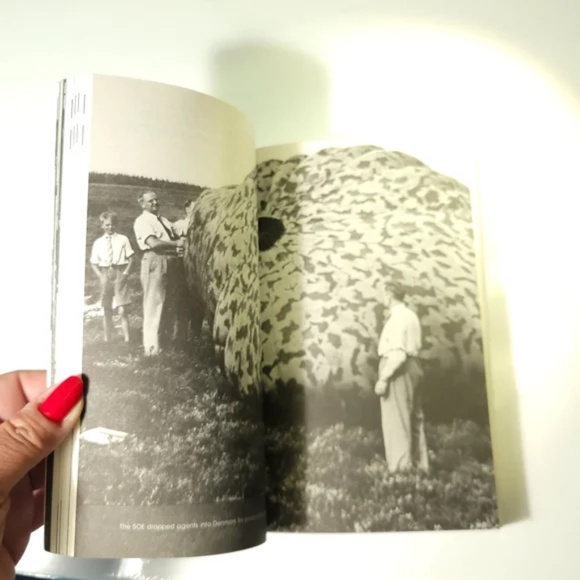 Courage & Defiance Spies Saboteurs and Survivors - Picture 4 of 7